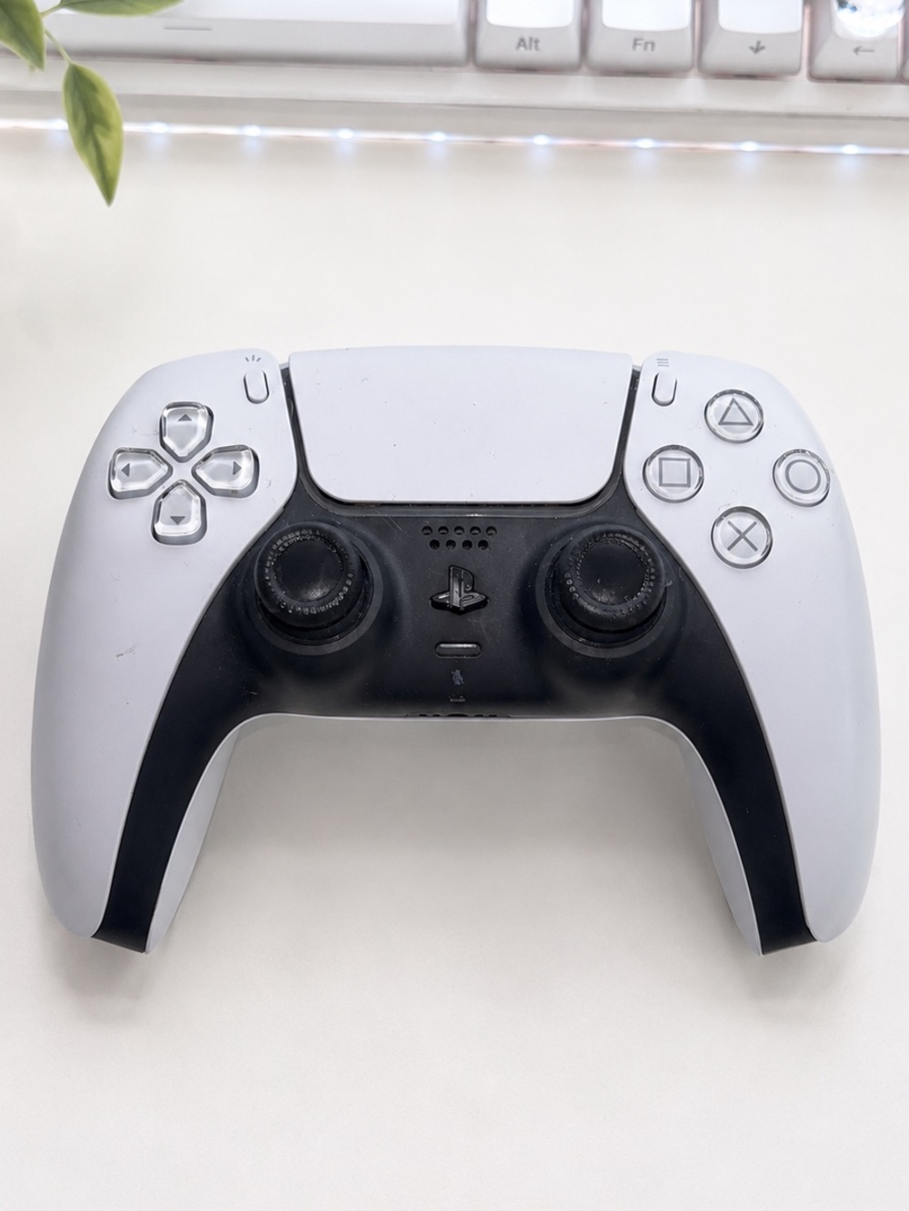 sony playstation 5 dualsense wireless controller – white